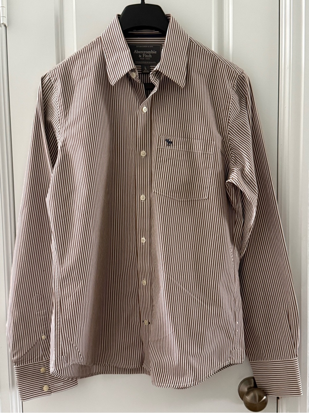 Abercrombie & Fitch Mens Brown/White Striped Muscle Fit Long Sleeve Button-Down - Picture 2 of 7
